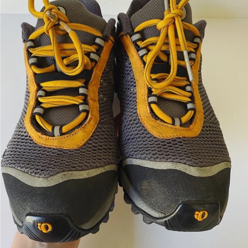 Pear Izumi mt bike shoes Shoes are extremely clean and barely worn